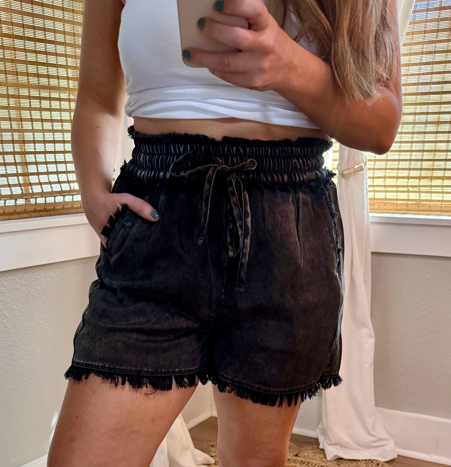 IVY MINERAL WASHED SHORTS