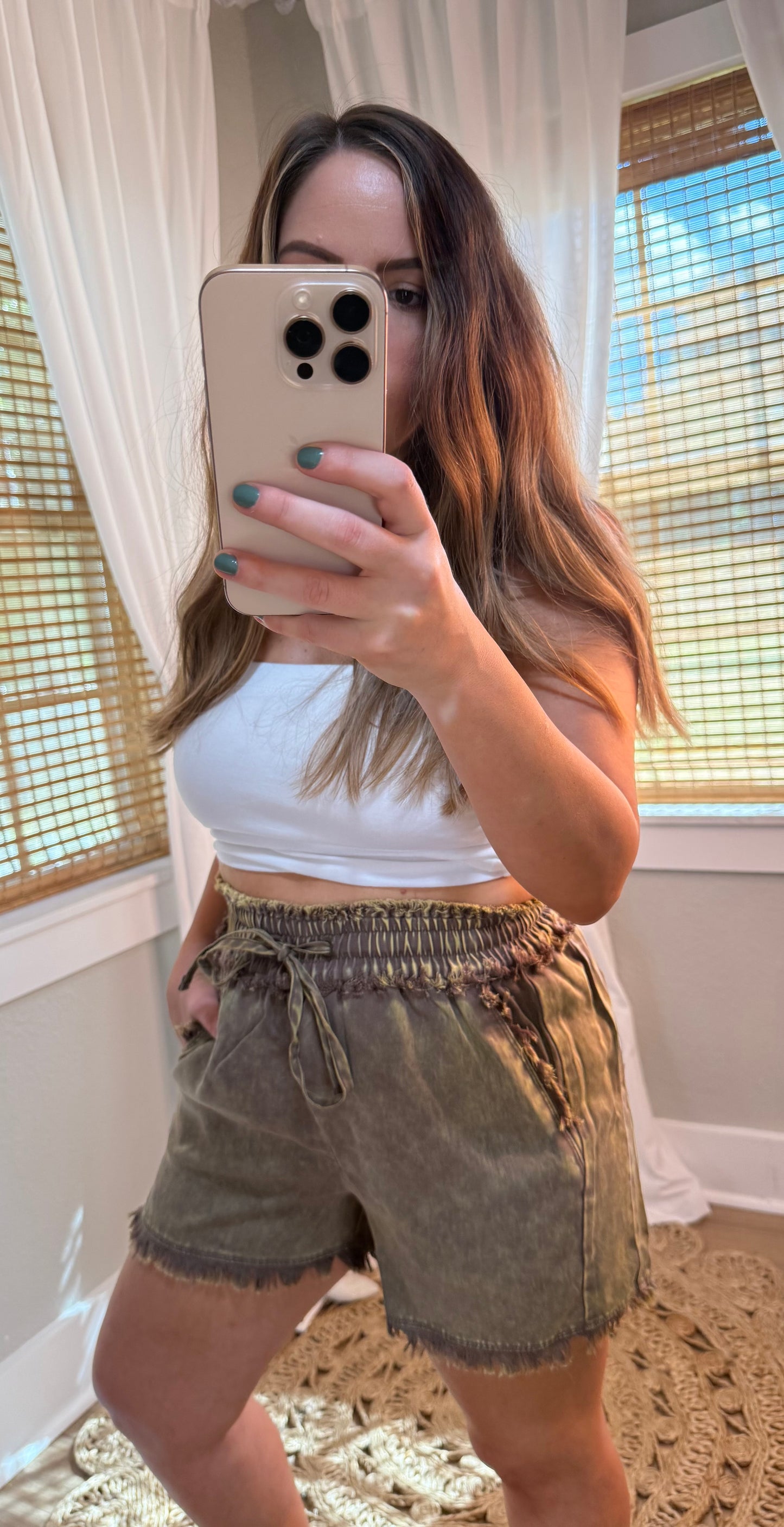IVY MINERAL WASHED SHORTS