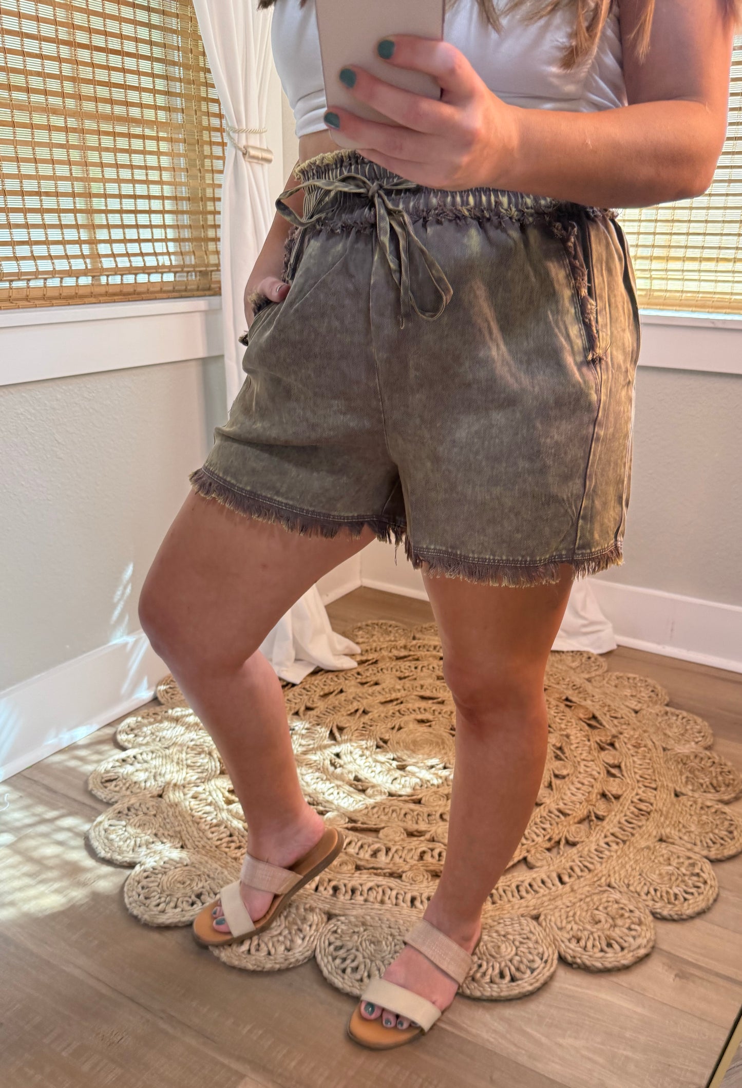IVY MINERAL WASHED SHORTS