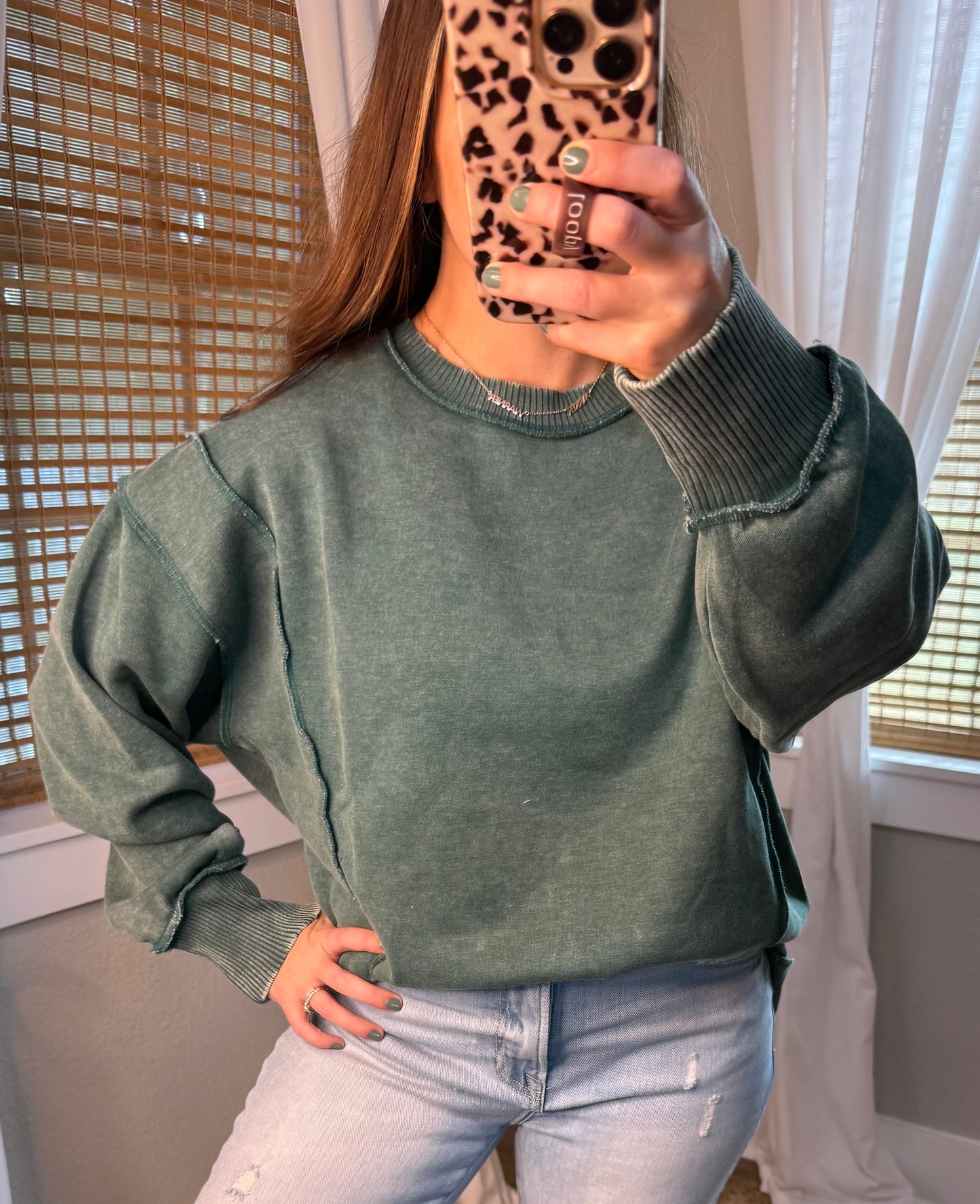 EXPOSED WILLOW SWEATSHIRT